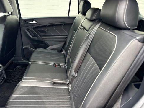 Used 2022 Volkswagen Tiguan SE FWD image 14