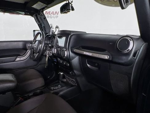 Used 2016 Jeep Wrangler Sport w/ Quick Order Package 24S AWD/4WD image 35