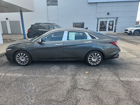 Used 2024 Hyundai Elantra Limited image 6