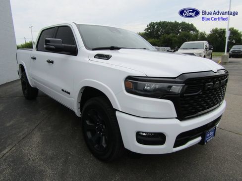 Used 2025 RAM 1500 Big Horn AWD/4WD image 16