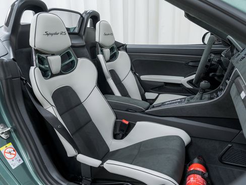 Used 2025 Porsche 718 Boxster Spyder RS image 29