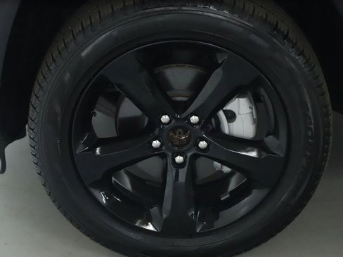 Used 2025 Jeep Grand Cherokee Limited w/ Luxury Tech Group II AWD/4WD image 38