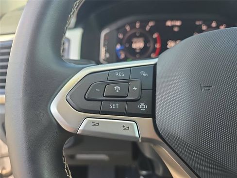 Used 2023 Volkswagen Atlas SE FWD image 24