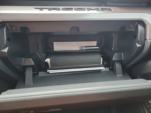Used 2025 Toyota Tacoma TRD Sport image 30