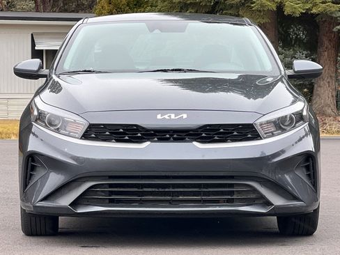 Used 2023 Kia Forte LXS image 9