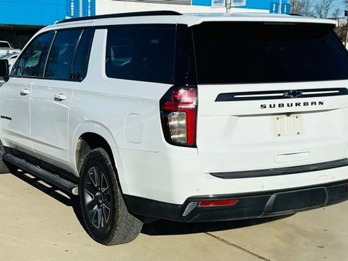 Used 2022 Chevrolet Suburban Z71 w/ Luxury Package image 4