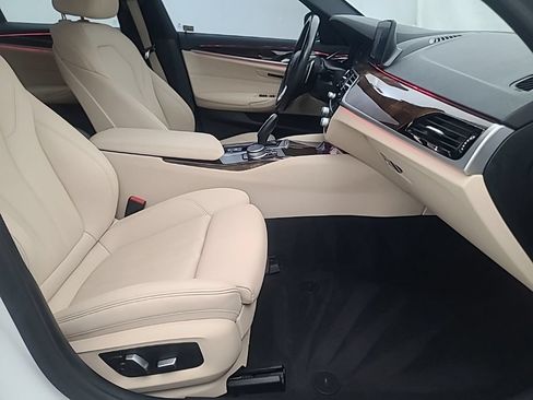 Used 2020 BMW 530i RWD image 13