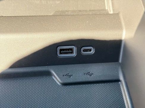 New 2026 Chevrolet Suburban Premier image 33