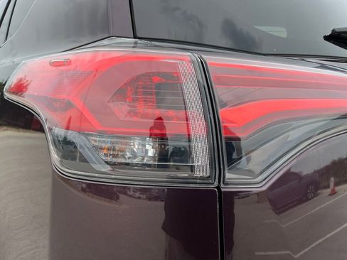 Used 2018 Toyota RAV4 XLE AWD/4WD image 25