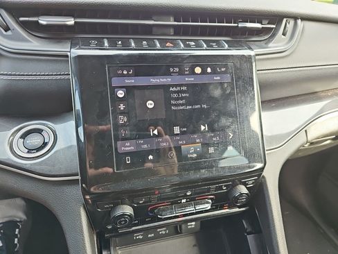 Used 2023 Jeep Grand Cherokee Laredo w/ Luxury Tech Group I AWD/4WD image 21