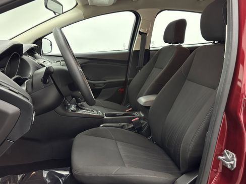 Used 2016 Ford Focus SE w/ SE Power Seat Package image 13