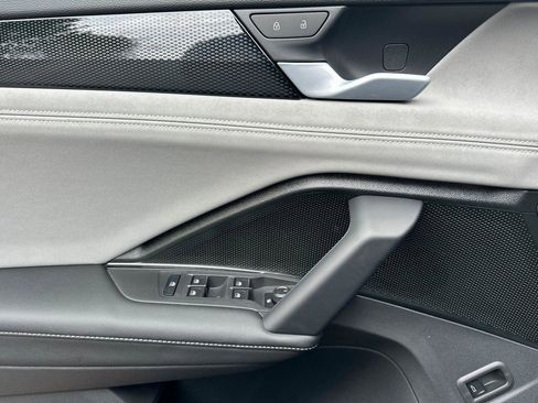 New 2026 Volkswagen Tiguan SE R-Line image 10