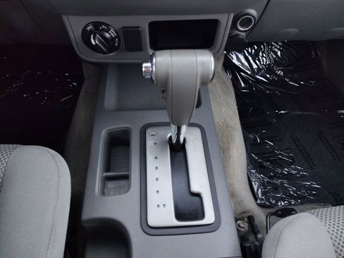 Used 2014 Nissan Frontier SV image 8