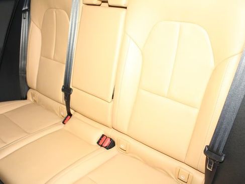 Used 2020 Volvo XC40 T5 Momentum w/ Protection Package Premier image 24