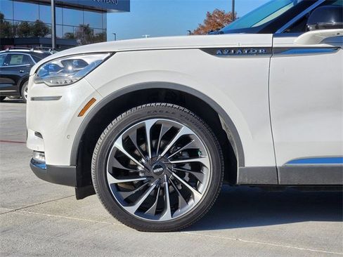 Used 2020 Lincoln Aviator Reserve w/ Equipment Group 202A image 6