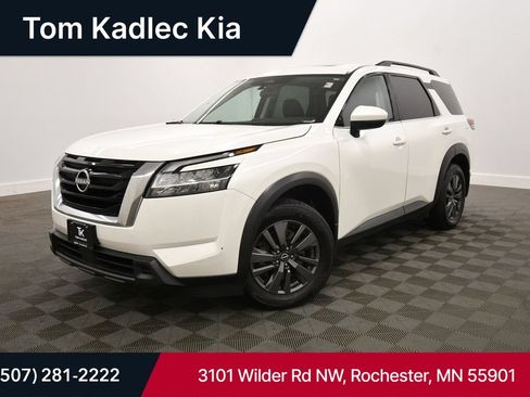 Used 2022 Nissan Pathfinder SV w/ SV Premium Package AWD/4WD image 1