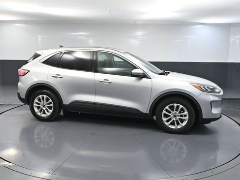 Used 2020 Ford Escape SE FWD image 4