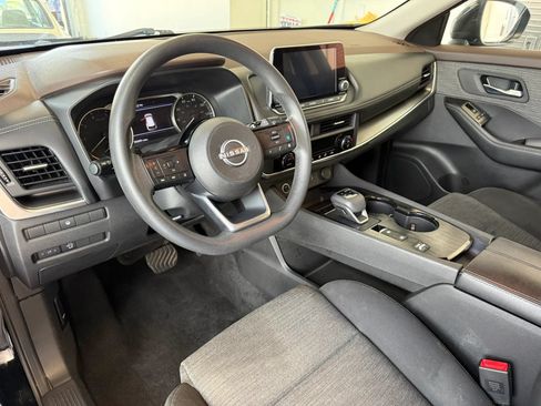 Used 2023 Nissan Rogue SV FWD image 15