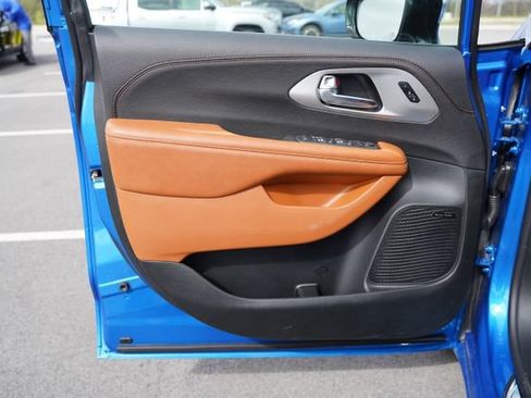 New 2026 Chrysler Pacifica Pinnacle AWD/4WD image 13