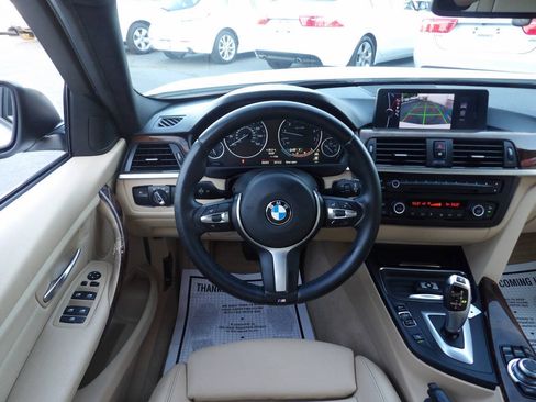 Used 2013 BMW 320i Sedan RWD image 5
