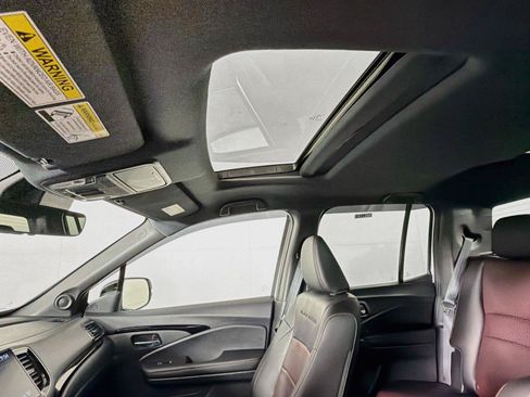 Used 2025 Honda Ridgeline Black Edition image 5