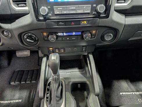 Used 2024 Nissan Frontier SV w/ SV Convenience Package image 21