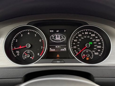 Used 2017 Volkswagen Golf Wolfsburg Edition image 9