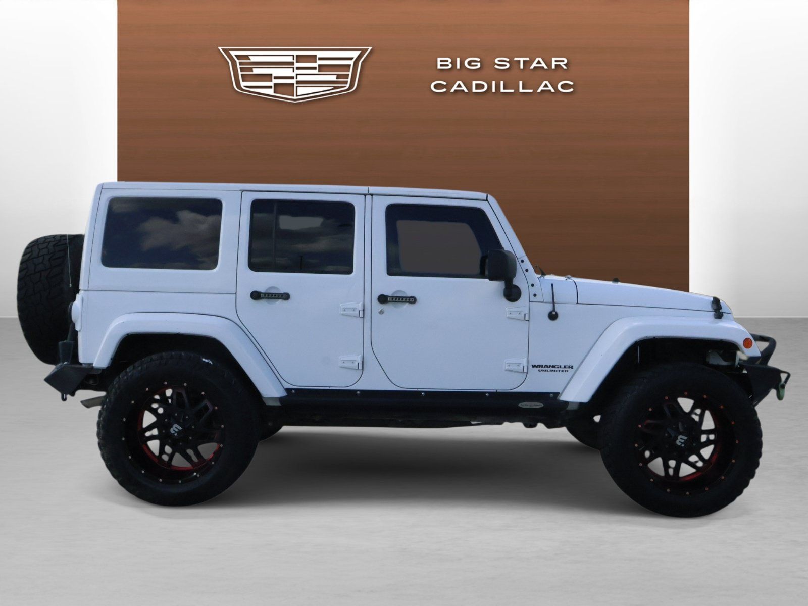 Used 2014 Jeep Wrangler Unlimited Rubicon w/ Connectivity Group AWD/4WD image 6