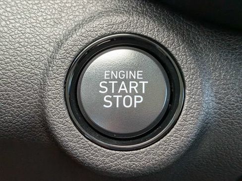 Certified 2024 Hyundai Venue Limited FWD image 30
