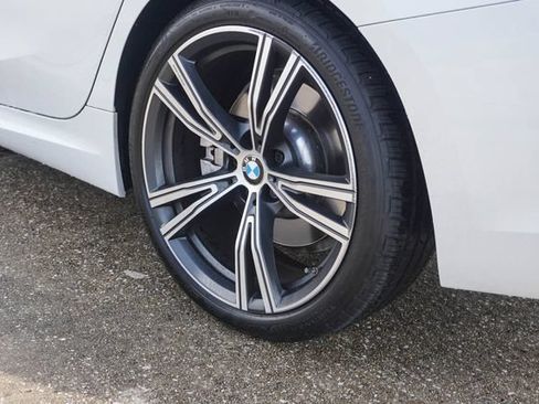 Used 2021 BMW 330i Sedan w/ M Sport Package RWD image 8
