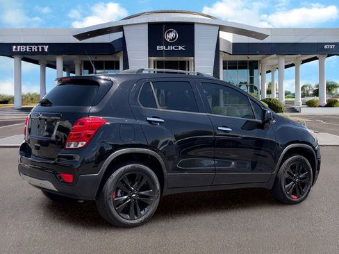 Used 2018 Chevrolet Trax LT w/ Redline Edition AWD/4WD image 2
