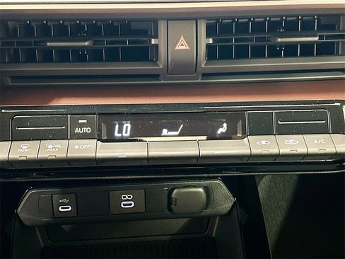 New 2026 Toyota Prius SE image 13