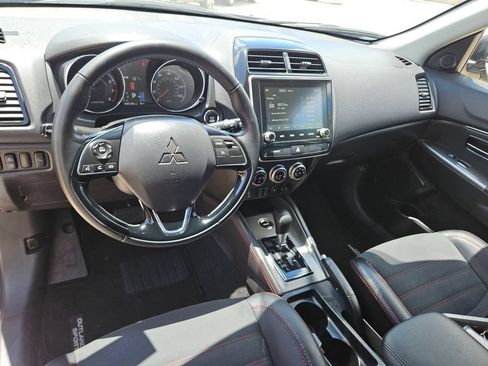 Used 2025 Mitsubishi Outlander Sport SE AWD/4WD image 17