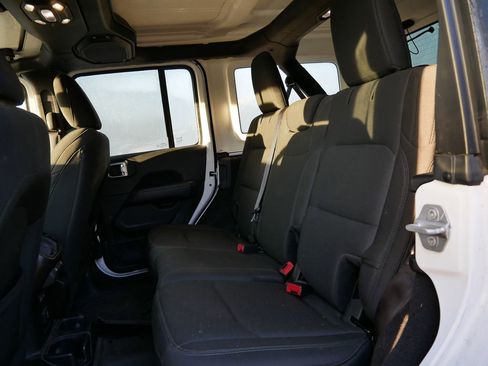 Certified 2019 Jeep Wrangler Unlimited Sahara image 24