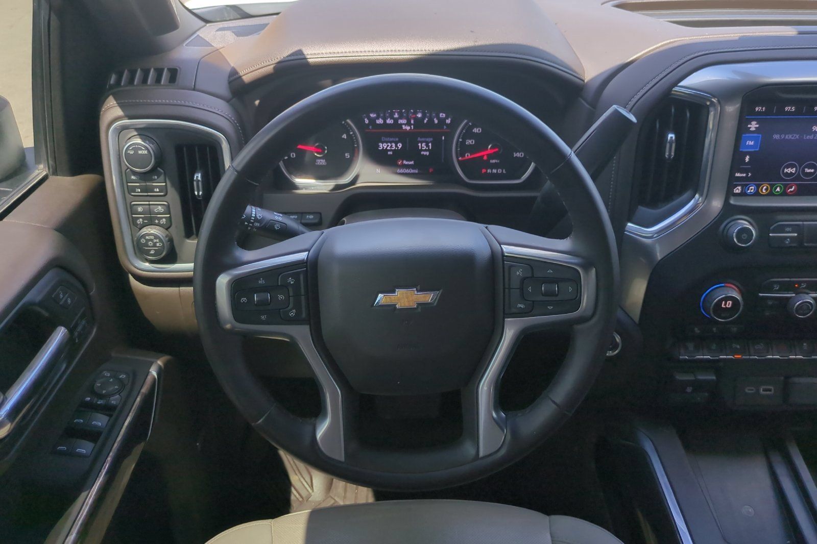 Used 2023 Chevrolet Silverado 2500 LTZ AWD/4WD image 15