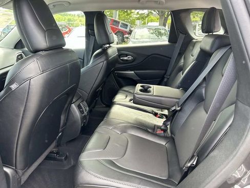 Used 2022 Jeep Cherokee Latitude Lux AWD/4WD image 17