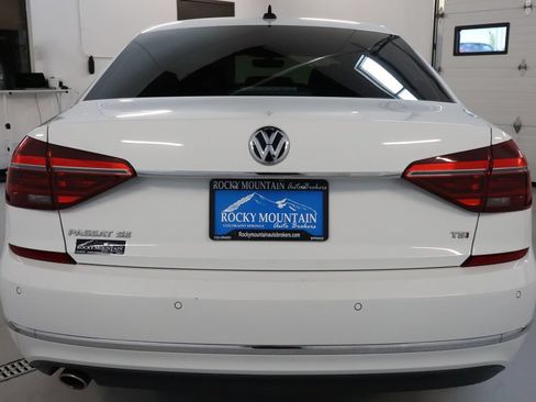 Used 2018 Volkswagen Passat 2.0T SE FWD image 6