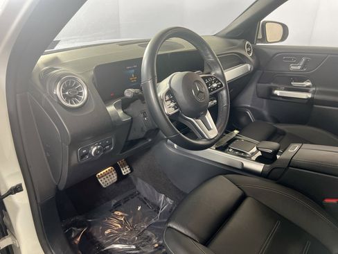 Used 2023 Mercedes-Benz GLB 250 4MATIC image 9