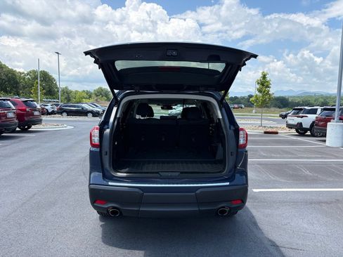 Certified 2025 Subaru Ascent Limited w/ Popular Package #1 AWD/4WD image 9