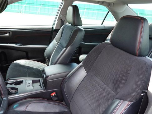 Used 2016 Toyota Camry XSE w/ Moonroof Package FWD image 15