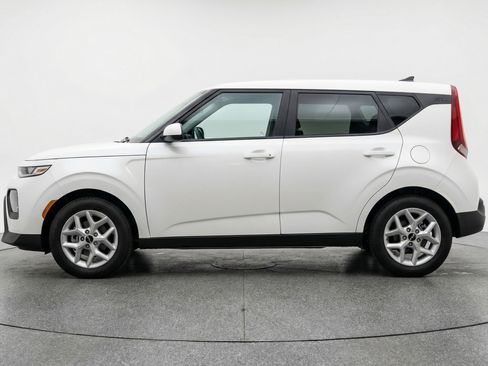 Used 2025 Kia Soul LX w/ LX Technology Package image 5