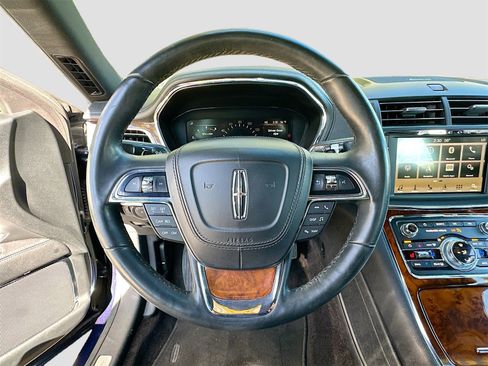 Used 2017 Lincoln Continental Reserve image 11