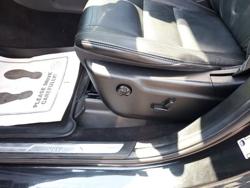 Used 2014 Jeep Grand Cherokee Limited image 17