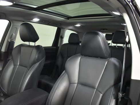 Used 2023 Subaru Ascent Touring image 11