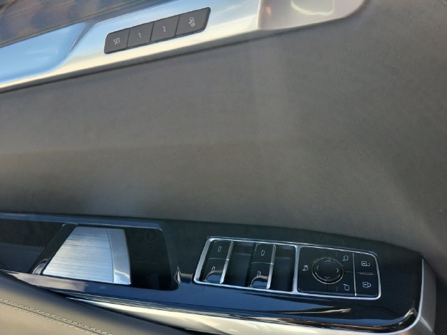Used 2025 Cadillac Escalade Premium Luxury Platinum w/ LPO, Floor Liner Package AWD/4WD image 30