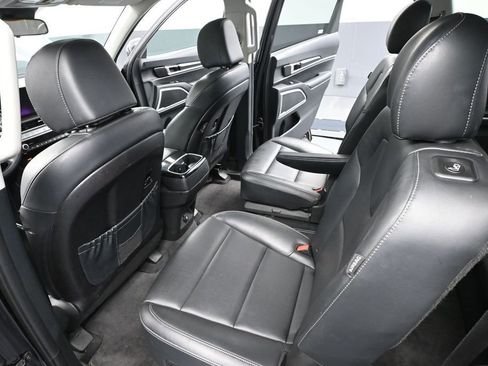 Used 2025 Kia Telluride S AWD/4WD image 37