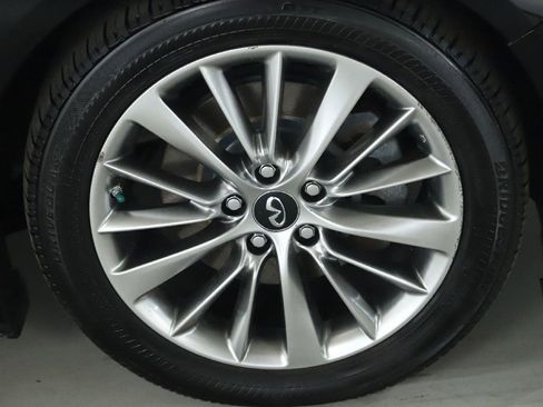 Used 2019 INFINITI Q50 Luxe w/ Essential Package (3.0T Luxe) image 10