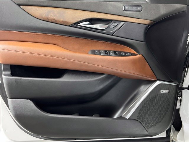 Used 2018 Cadillac Escalade Luxury AWD/4WD image 24