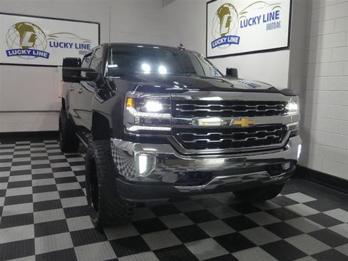 Used 2018 Chevrolet Silverado 1500 LTZ AWD/4WD image 5