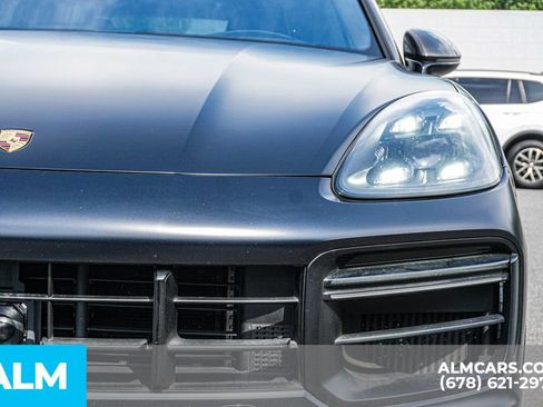 Used 2023 Porsche Cayenne Turbo GT AWD/4WD image 9